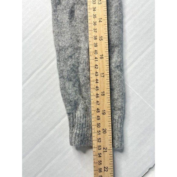 Gap Womens Lambswool Blend Argyle Sweater XS V-Neck Gray Green White - Picture 9 of 9